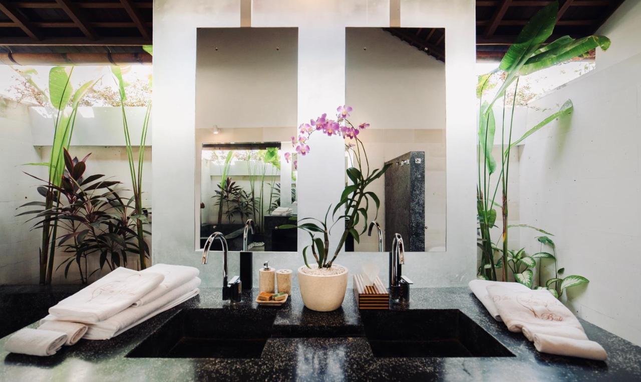 La Villa Des Sens Seminyak Exteriör bild